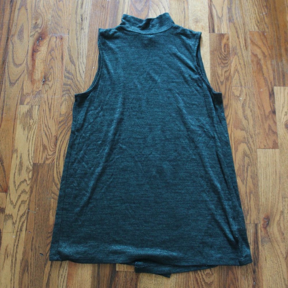 Gap Green Mockneck Slit Back Tank